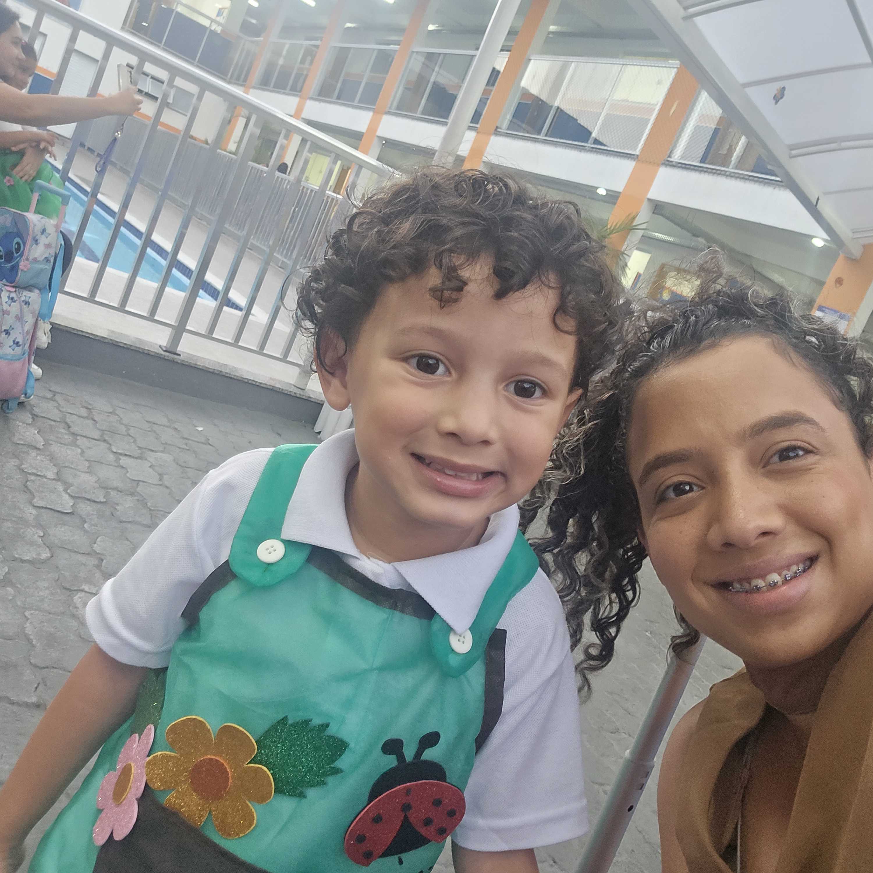 Larissa Lúcia da Silva dos Santos Lopes
