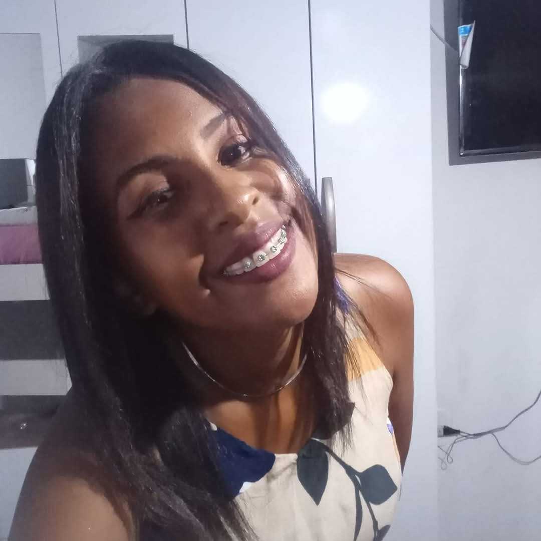 Bruna oscar presidente da associação  do arvoral